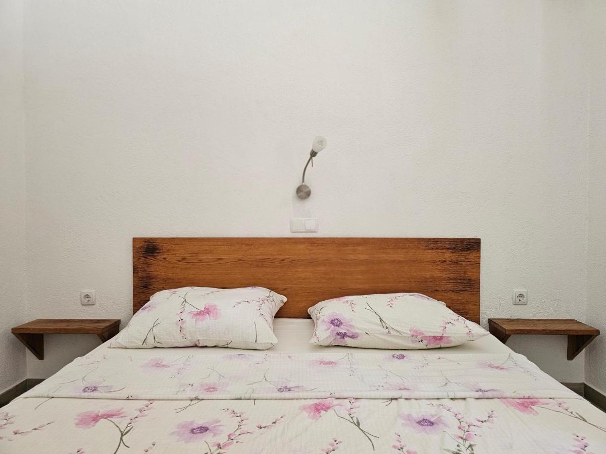 Holiday Homes Sintija Kampor Luaran gambar